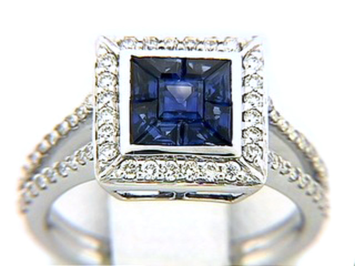 SAPPHIRE & DIAMOND RING