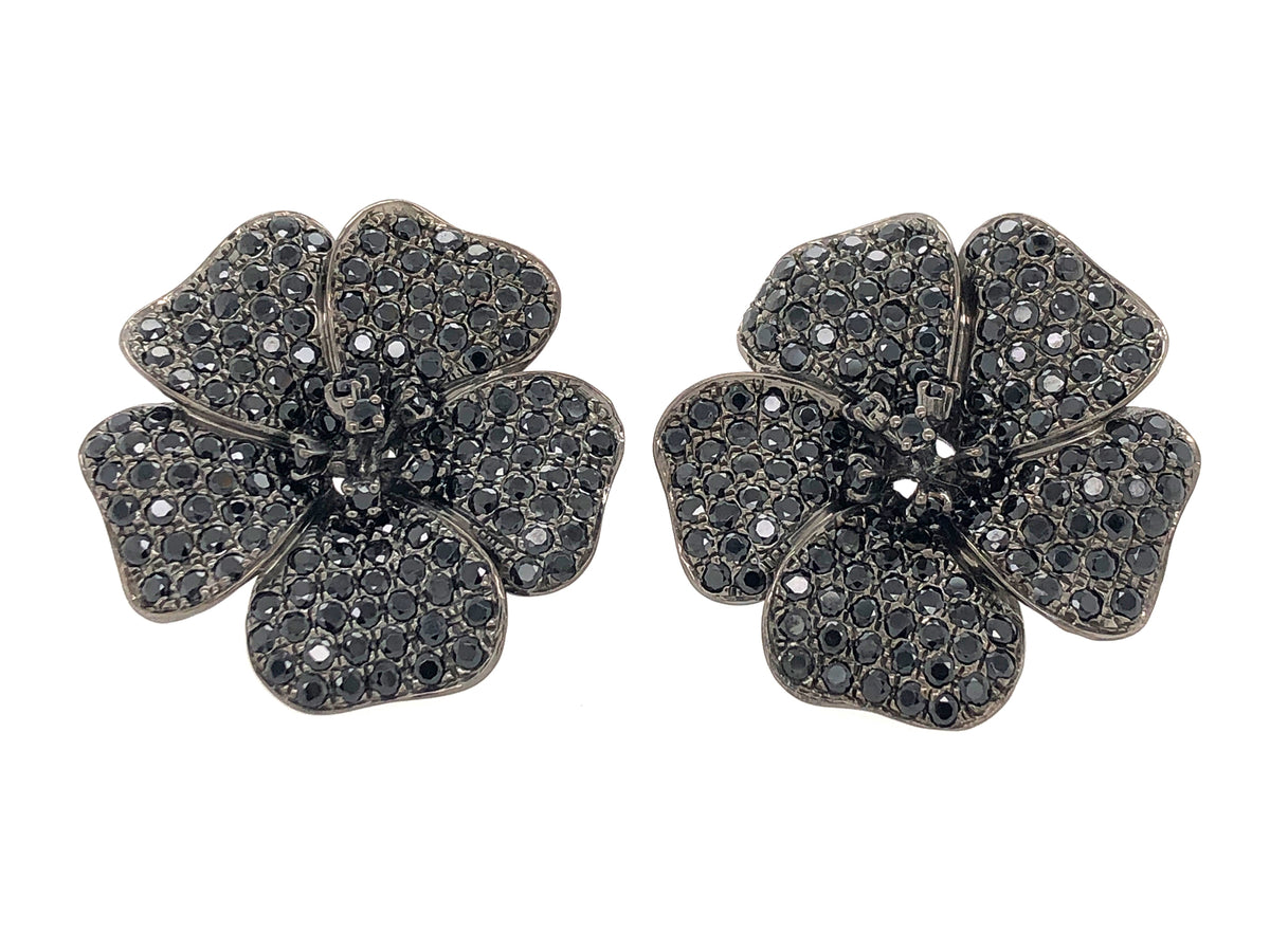 BLACK SPINEL FLOWER EARRING, BLACK FINISH