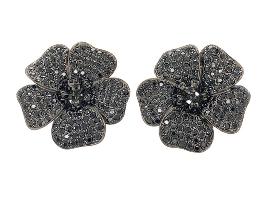 BLACK SPINEL FLOWER EARRING, BLACK FINISH