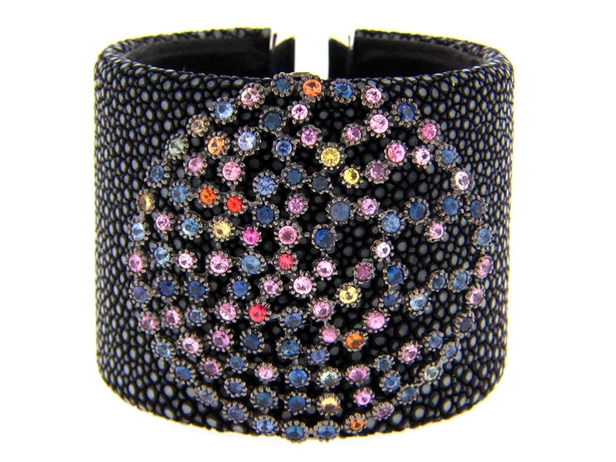 RAINBOW SAPPHIRE BLACK STINGRAY BANGLE, SILVER (E/U)