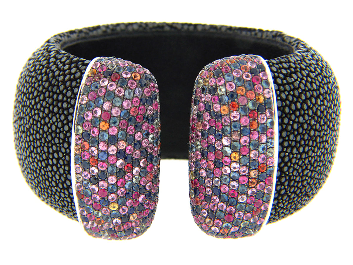 RAINBOW SAPPHIRE BLACK STINGRAY BANGLE, SILVER (E/U)