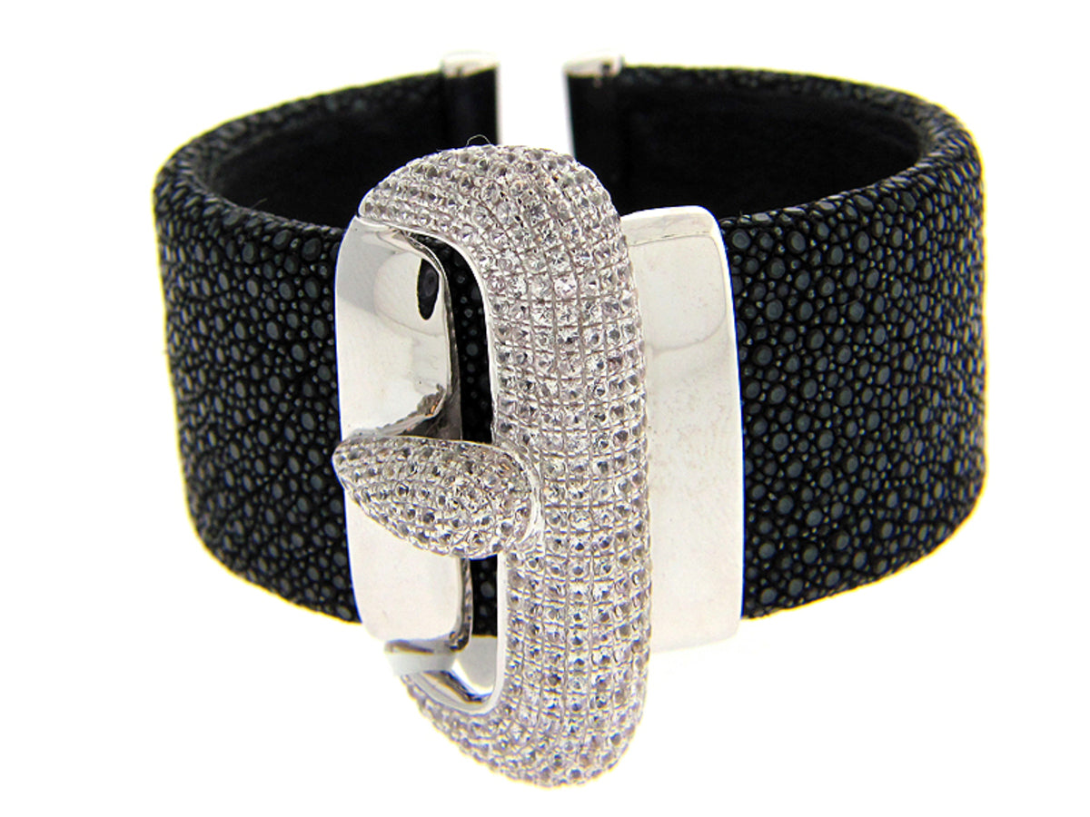 WHITE SAPPHIRE BLACK STINGRAY BANGLE, SILVER (E)