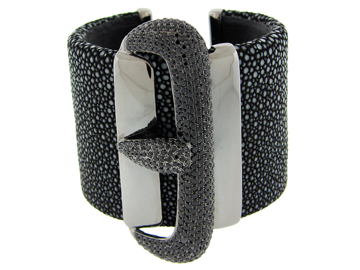 BLACK SPINEL BLACK STINGRAY BANGLE, BLACK FINISH, SILVER (N)
