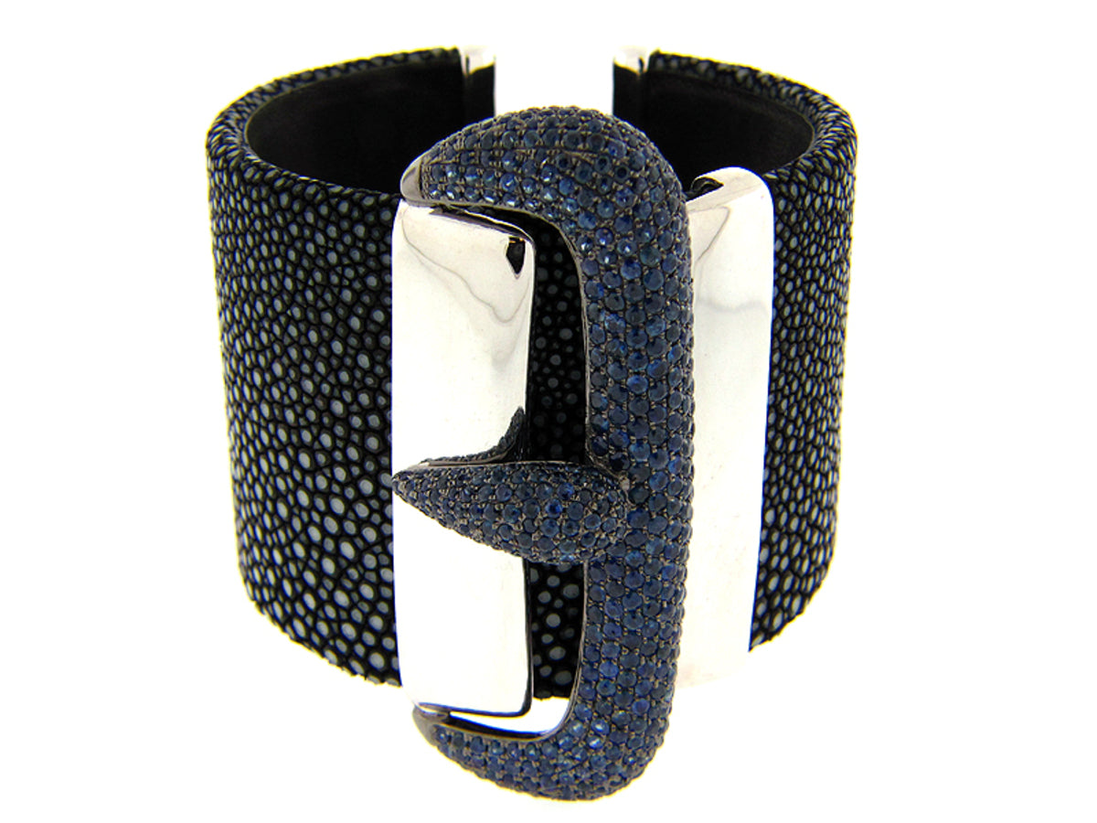 SAPPHIRE BLACK STINGRAY BANGLE, SILVER (E)