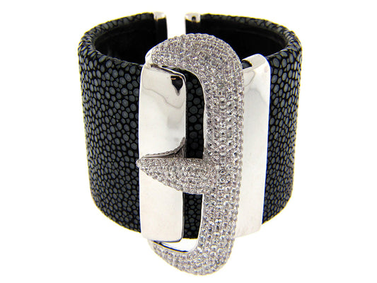 WHITE SAPPHIRE BLACK STINGRAY BANGLE, SILVER (E)
